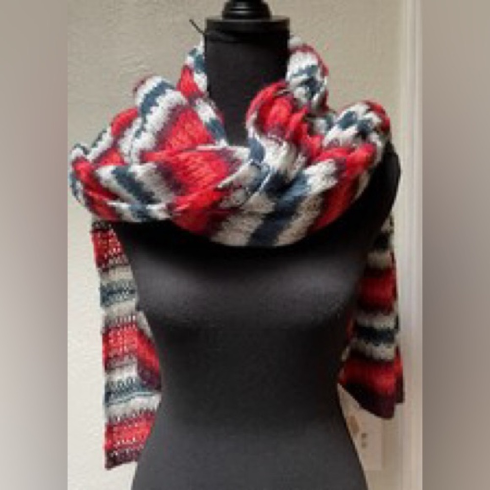 American Eagle outfitters Striped Red‎ green traditional cozy holiday Knit Scarf